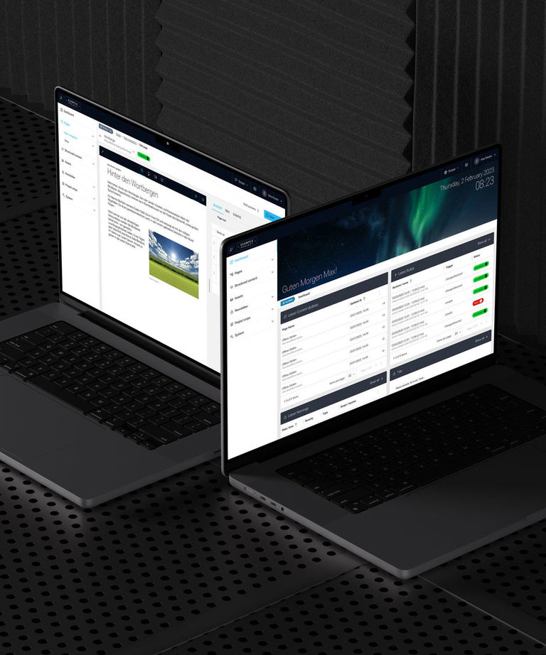 Zwei MacBooks die das User Interface unseres Headless CMS COMET DXP zeigen