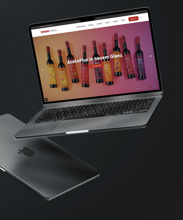 Mehrere Laptops auf denen die Websiten von Aldi Süd Choco Changer und VW Österreich zu sehen sind